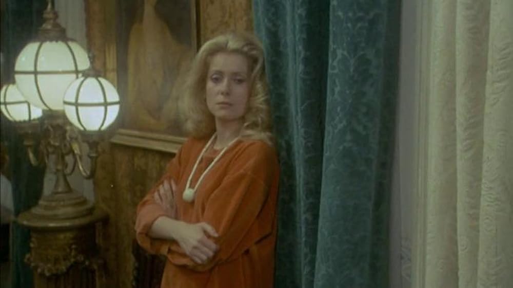 赤いブーツの女の画像