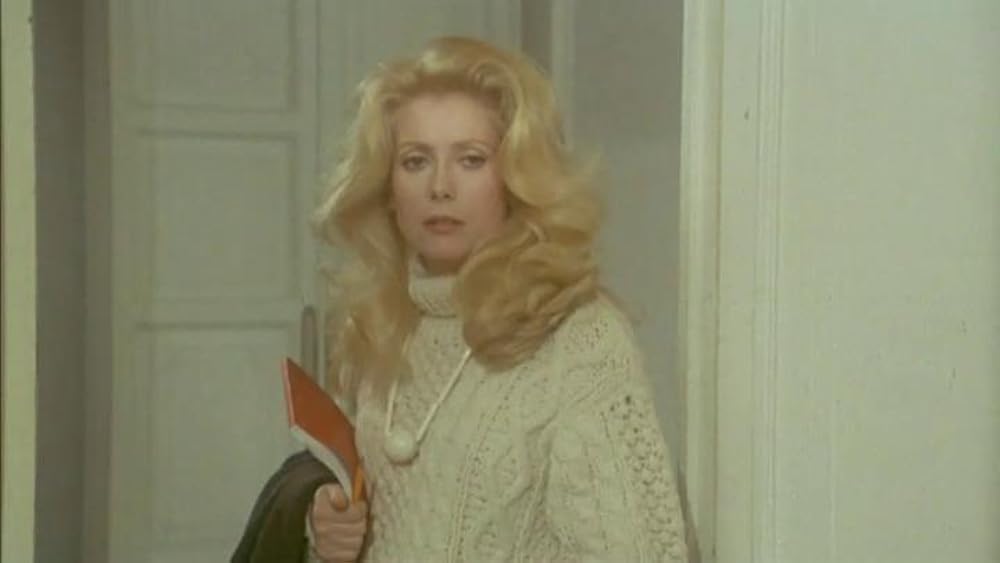 赤いブーツの女の画像