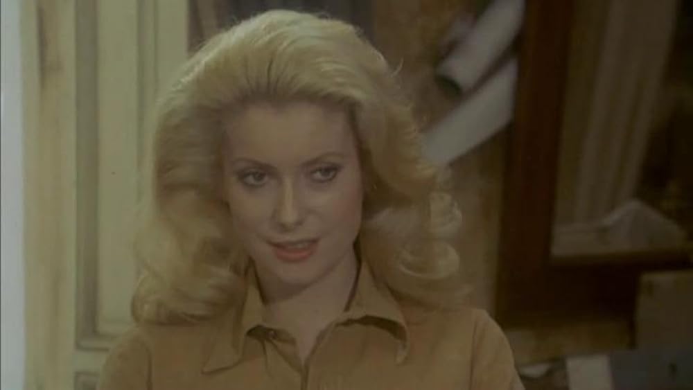 赤いブーツの女の画像