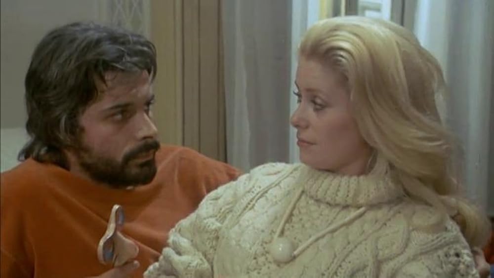 赤いブーツの女の画像