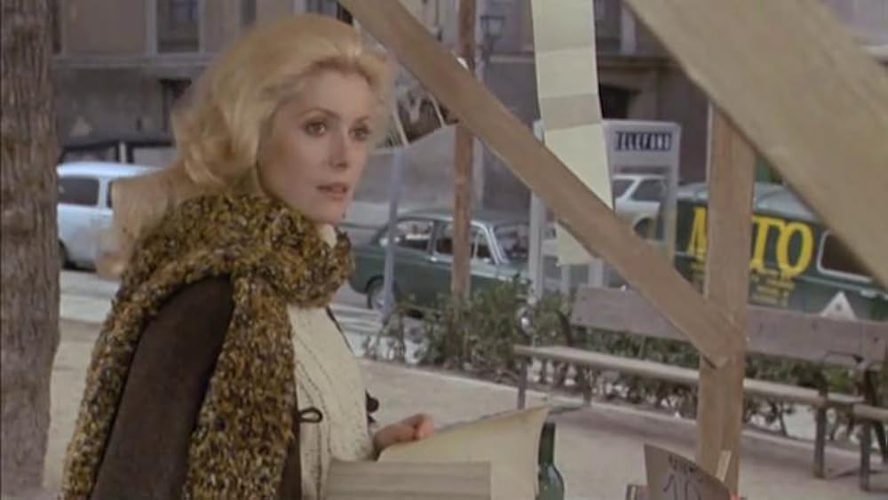 赤いブーツの女の画像