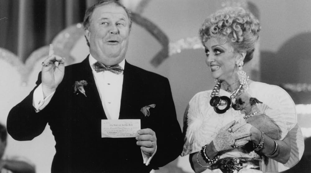 裸の十字架を持つ男／エクソシストフォーエバーの画像