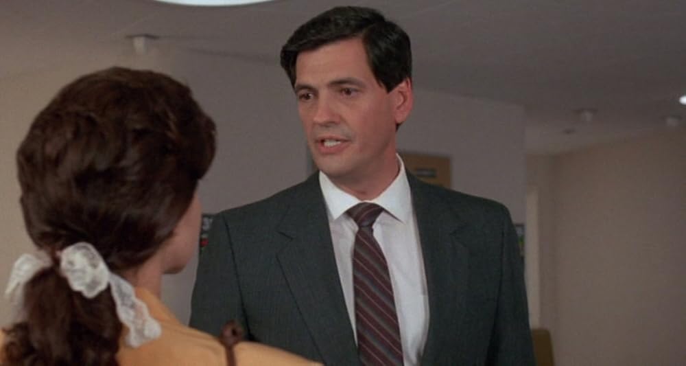 裸の十字架を持つ男／エクソシストフォーエバーの画像