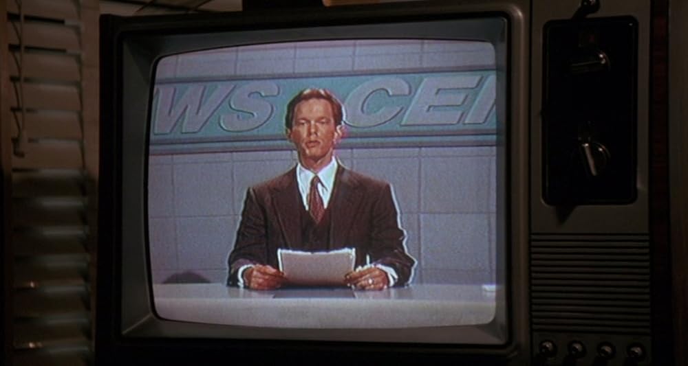 裸の十字架を持つ男／エクソシストフォーエバーの画像