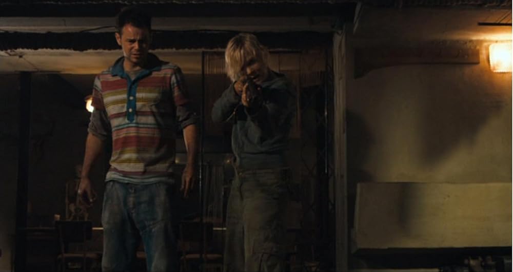 サヴァイヴ 殺戮の森の画像