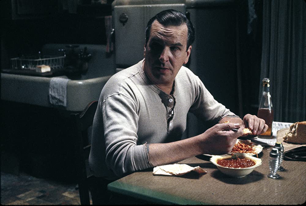 カイロの紫のバラの画像