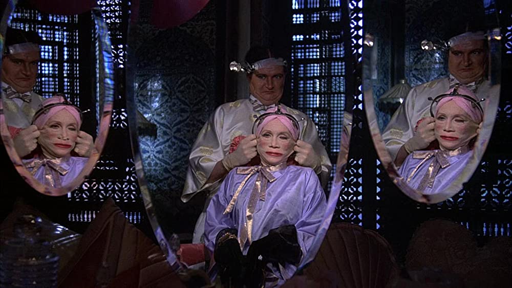 「未来世紀ブラジル」ジム・ブロードベント & キャサリン・ヘルモンドの画像