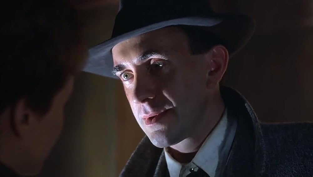 「未来世紀ブラジル」ジョナサン・プライス & キム・グライストの画像