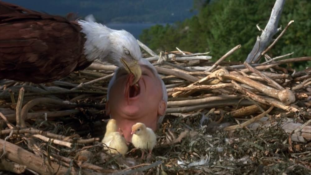 裸の銃（ガン）を持つ逃亡者の画像