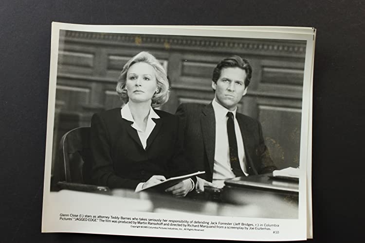 白と黒のナイフの画像