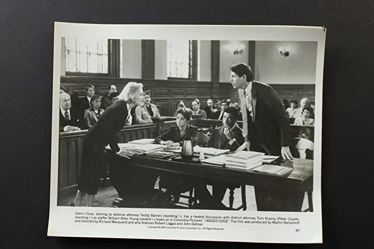 白と黒のナイフの画像