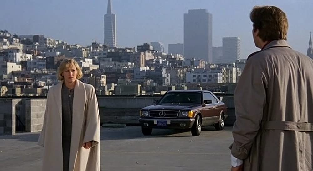 白と黒のナイフの画像