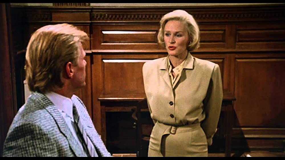 白と黒のナイフの画像