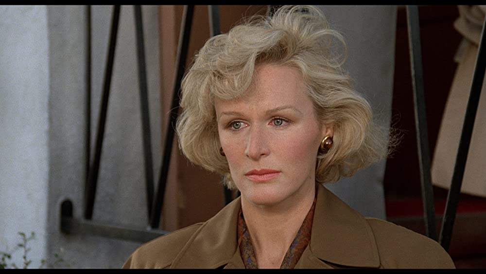 白と黒のナイフの画像