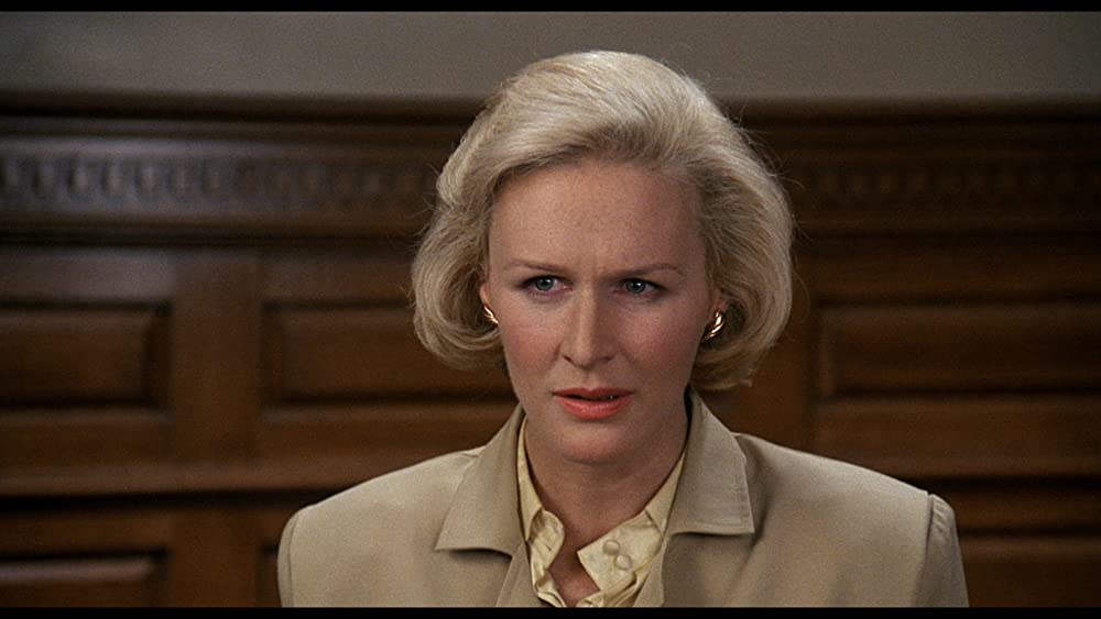 白と黒のナイフの画像