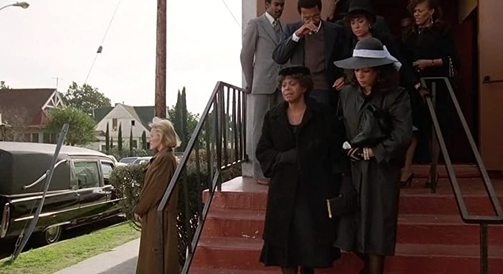 白と黒のナイフの画像