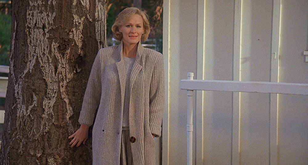 白と黒のナイフの画像