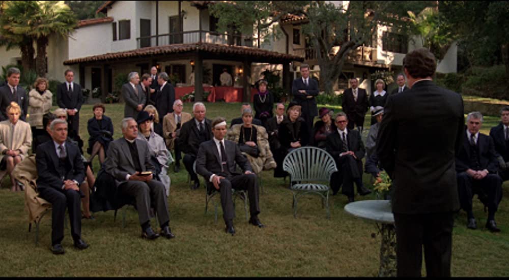 白と黒のナイフの画像