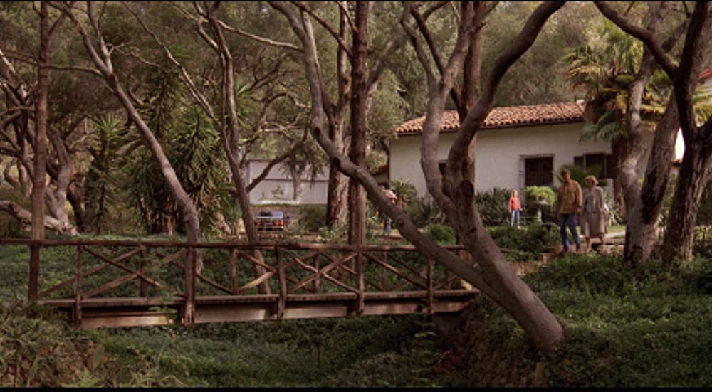 白と黒のナイフの画像