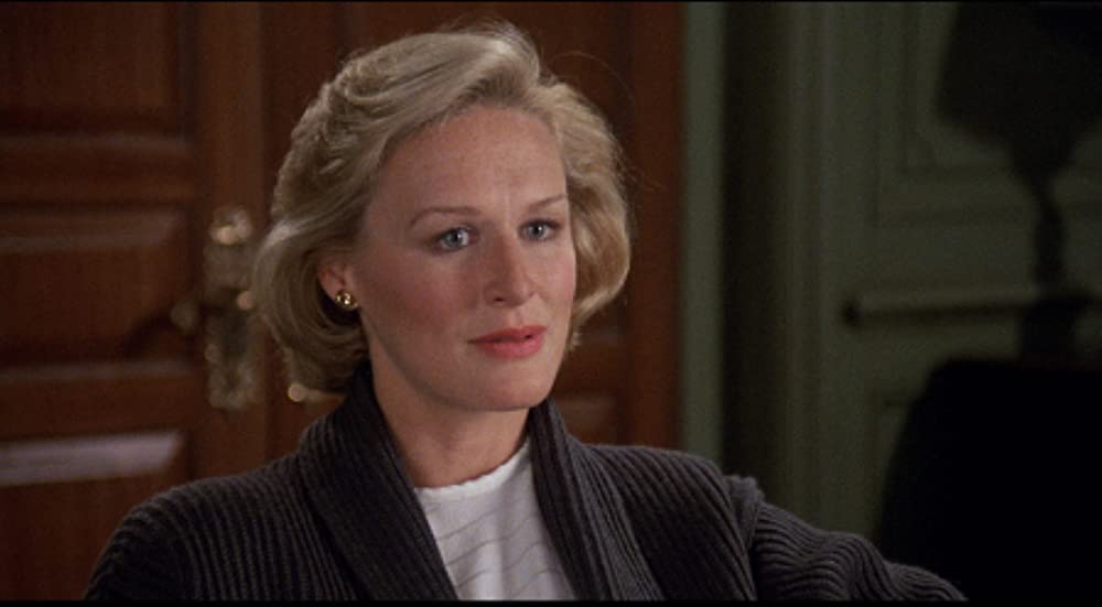 白と黒のナイフの画像