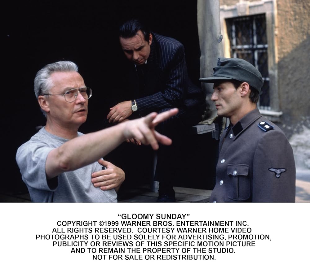 暗い日曜日の画像