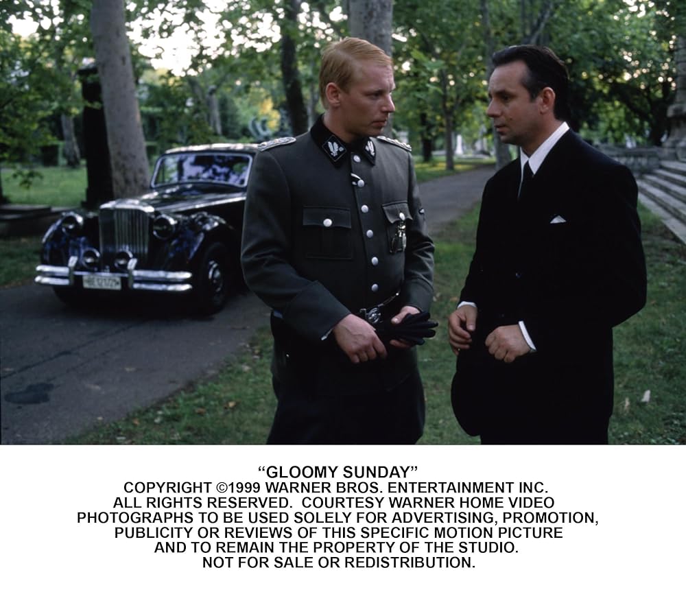 暗い日曜日の画像