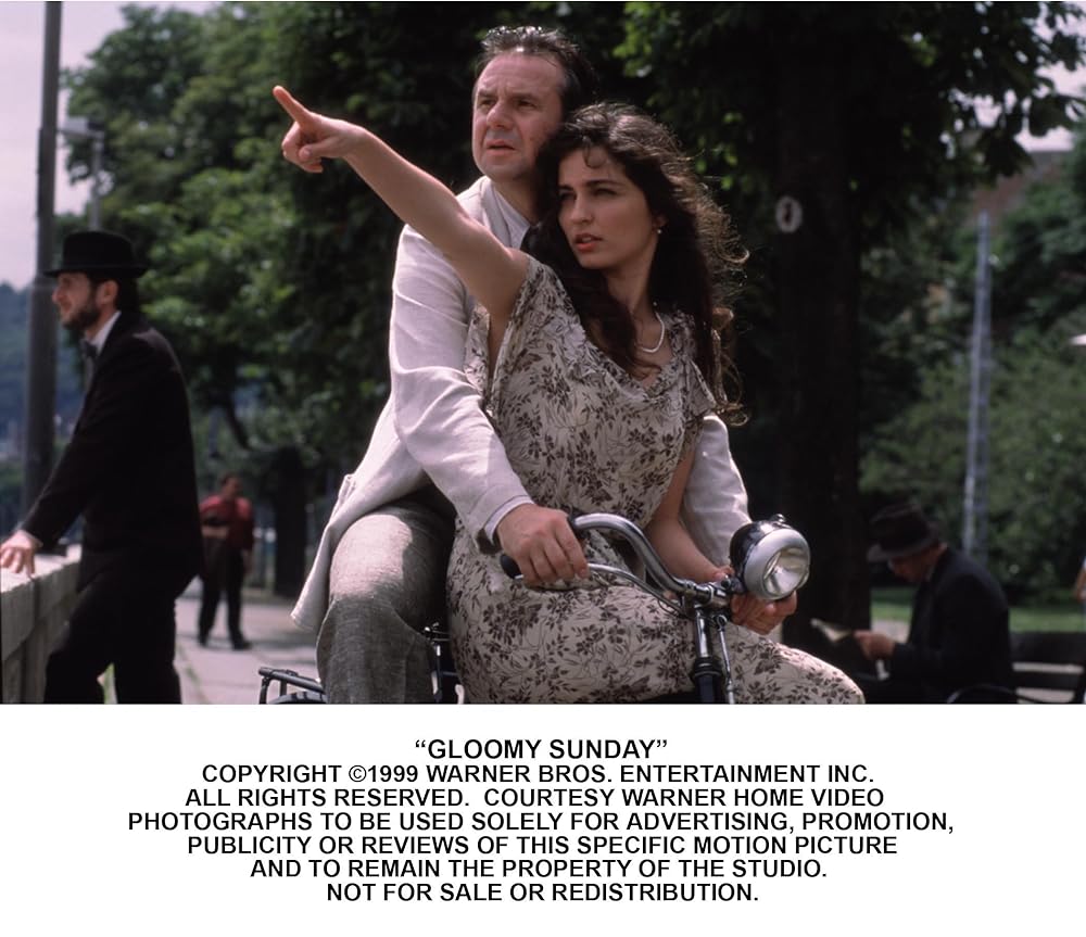 暗い日曜日の画像