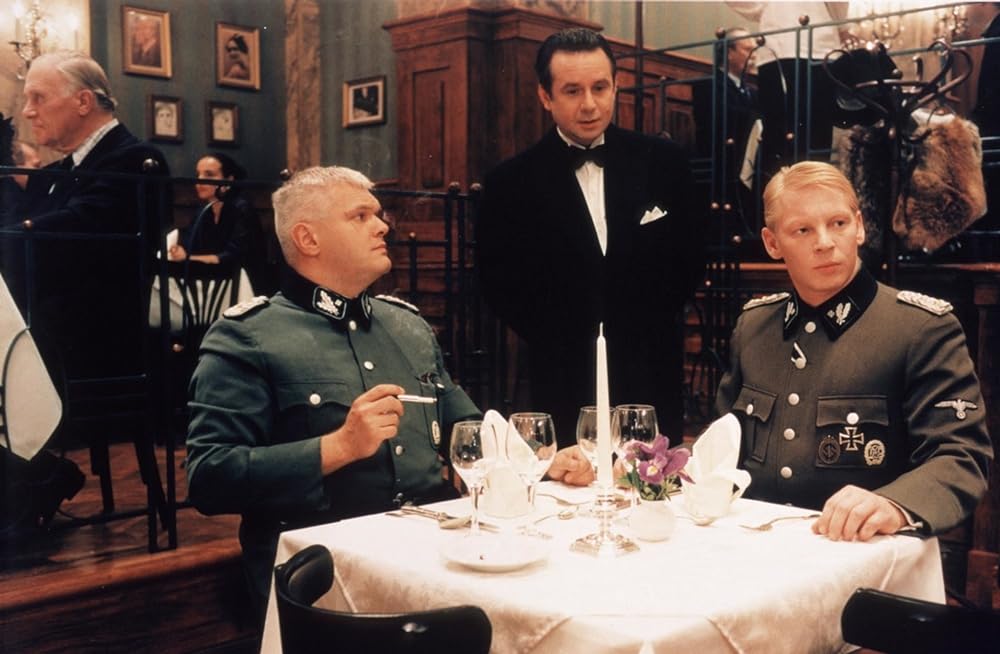 暗い日曜日の画像