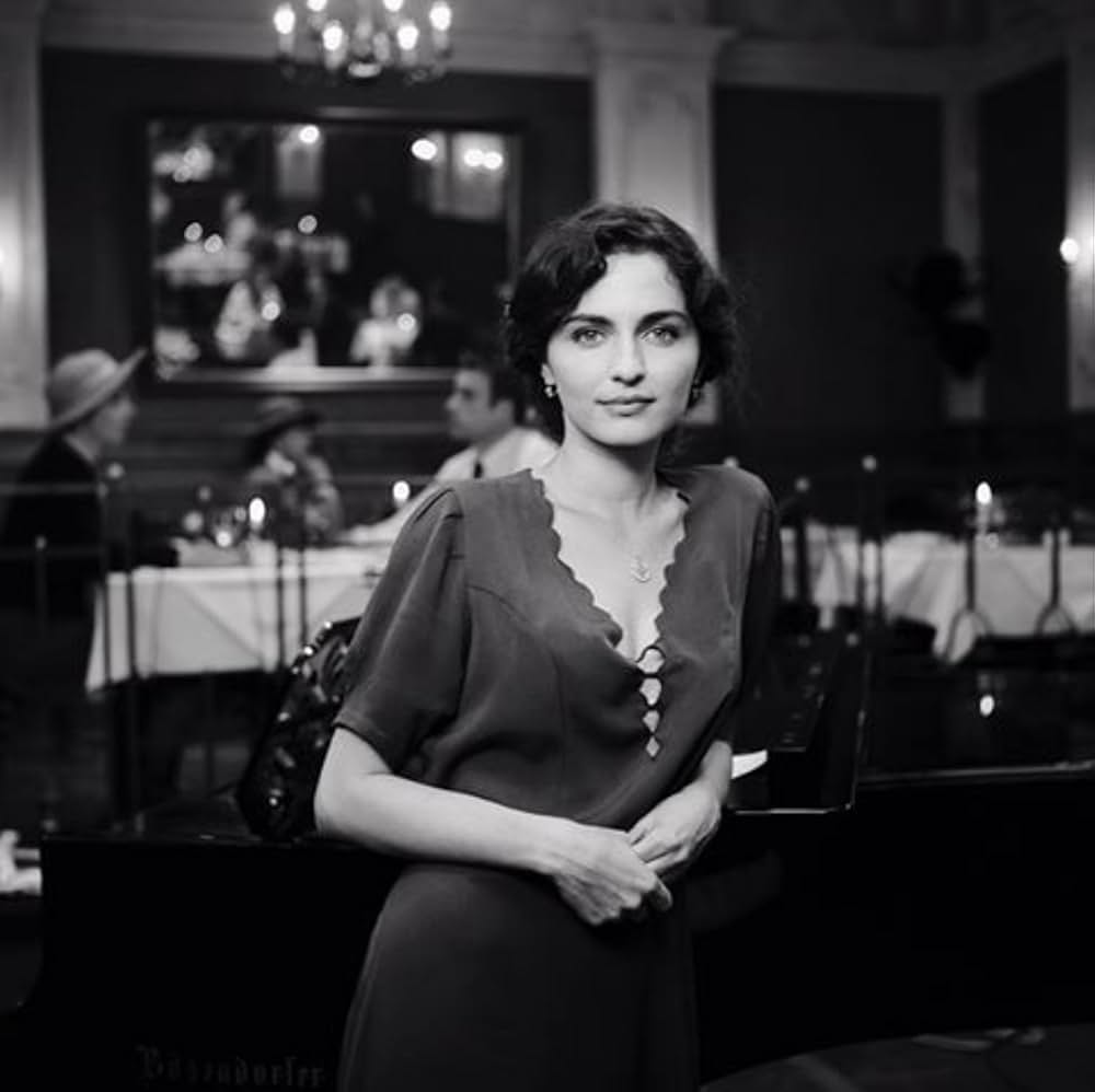 暗い日曜日の画像