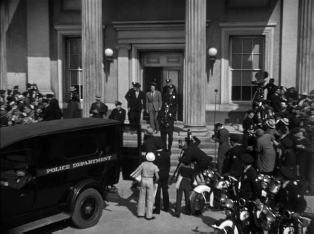 暗黒街の弾痕の画像