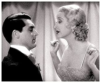 接吻とお化粧の画像