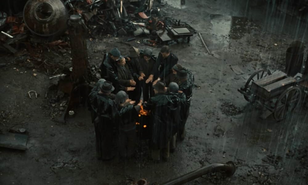 つながれたヒバリの画像