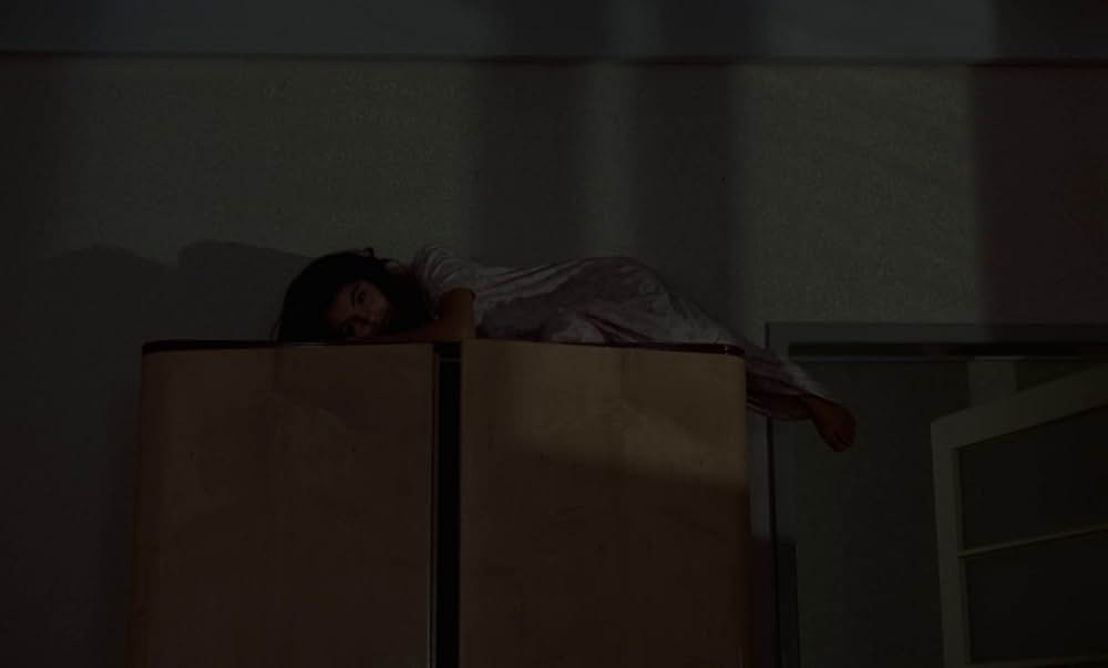 つながれたヒバリの画像