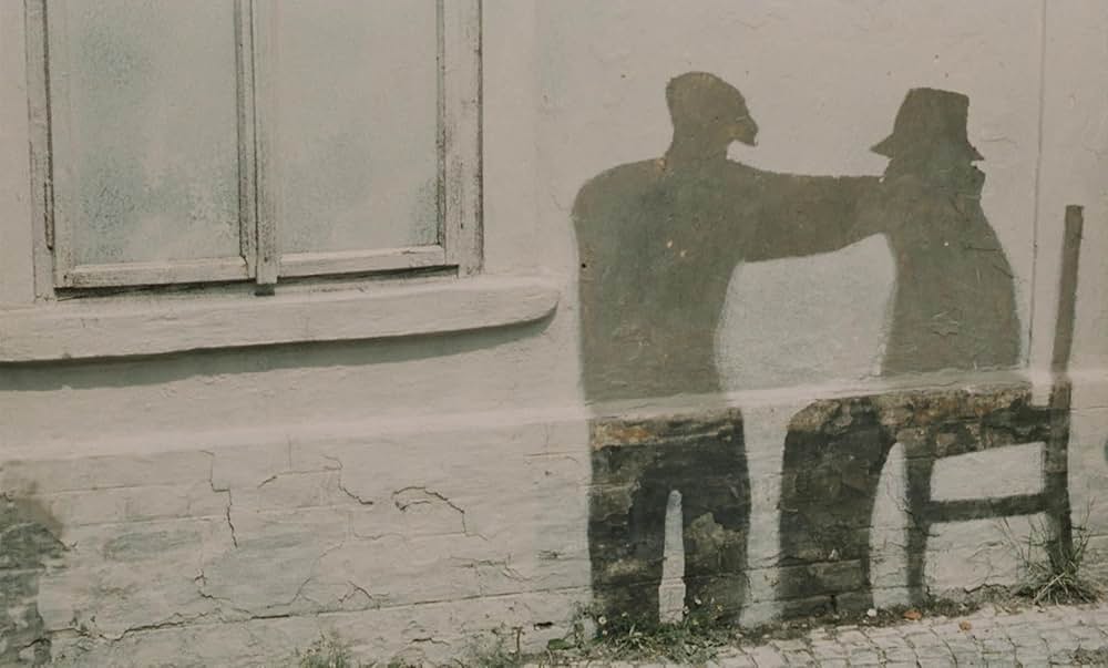 つながれたヒバリの画像