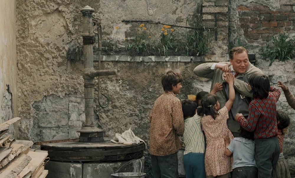 つながれたヒバリの画像