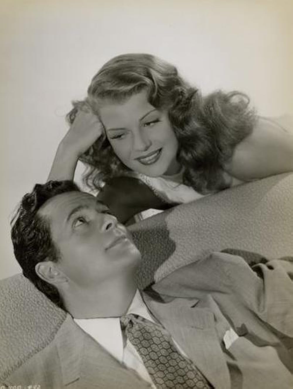 地上に降りた女神の画像