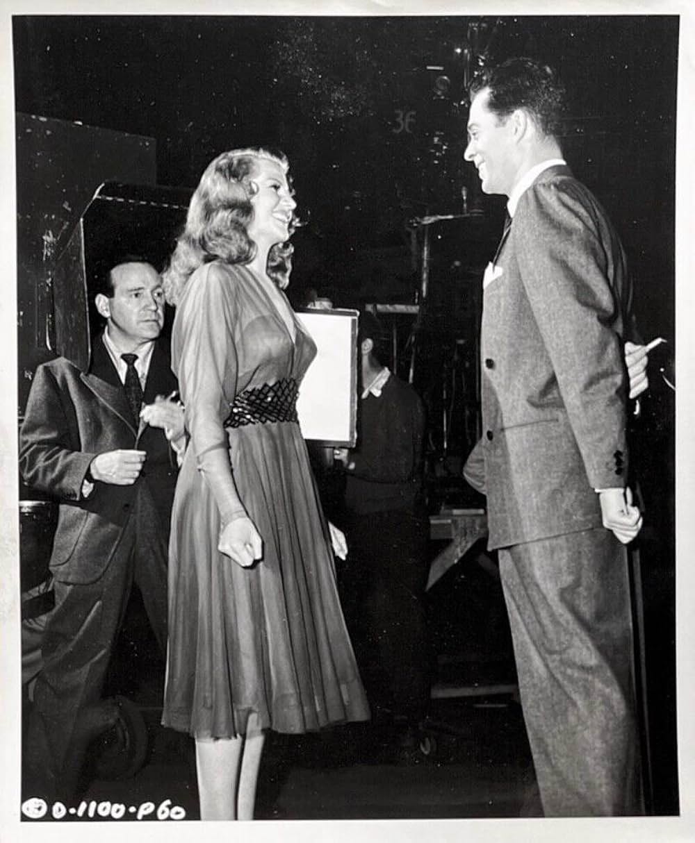 地上に降りた女神の画像