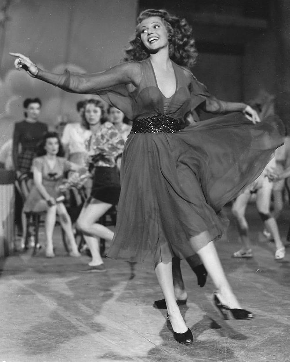 地上に降りた女神の画像