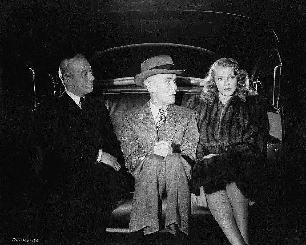 地上に降りた女神の画像