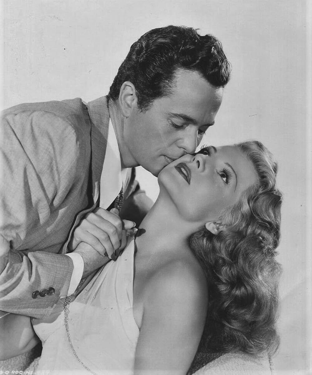 地上に降りた女神の画像