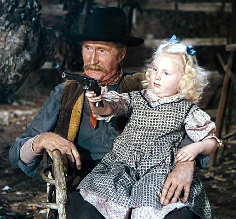 バシュフル盆地のブロンド美人の画像