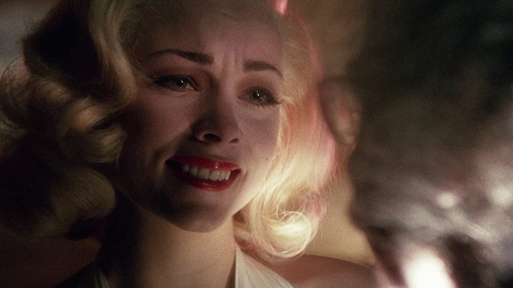 「マリリンとアインシュタイン」テレサ・ラッセルの画像