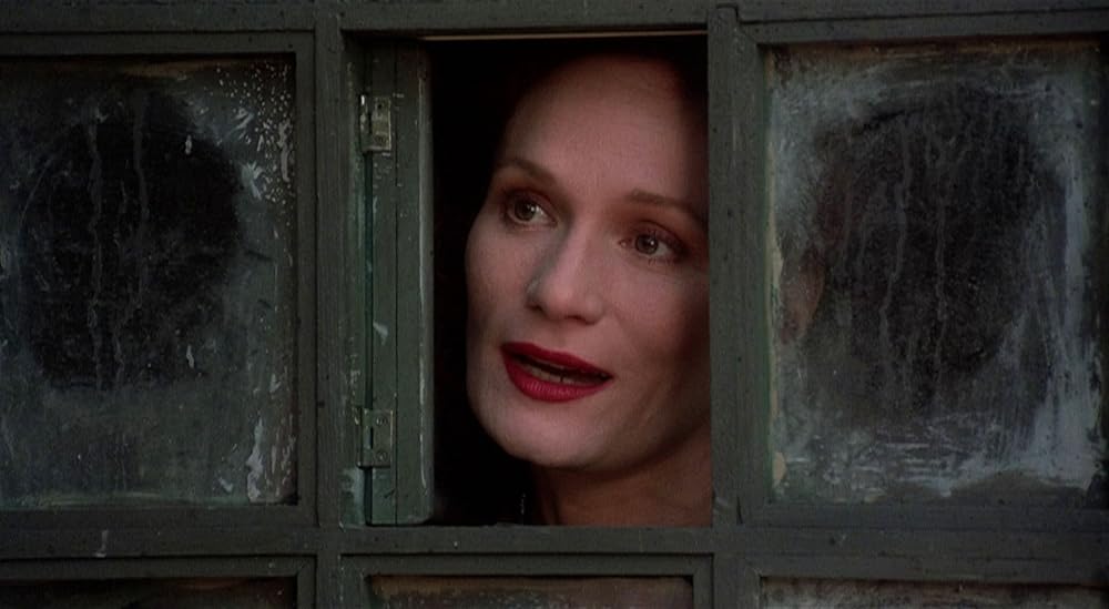 壁の中に誰かがいるの画像