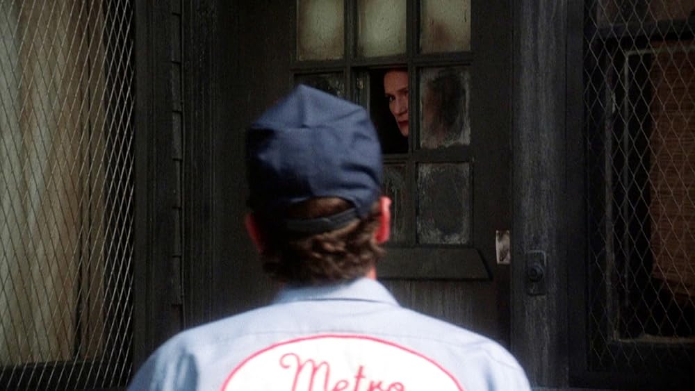 壁の中に誰かがいるの画像