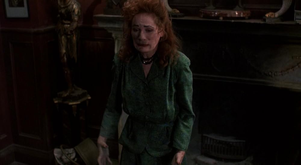 壁の中に誰かがいるの画像