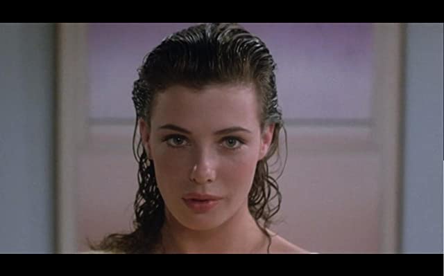 ウーマン・イン・レッドの画像