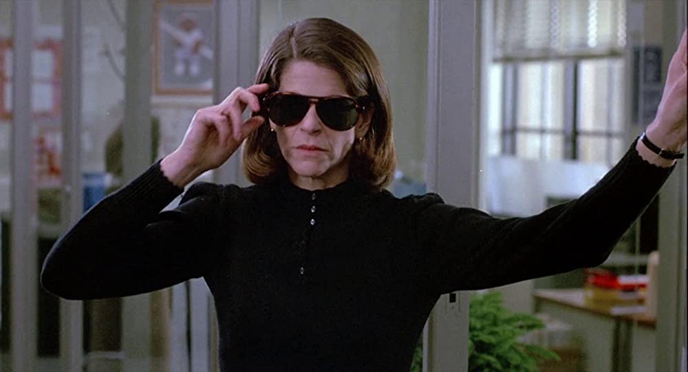 ウーマン・イン・レッドの画像