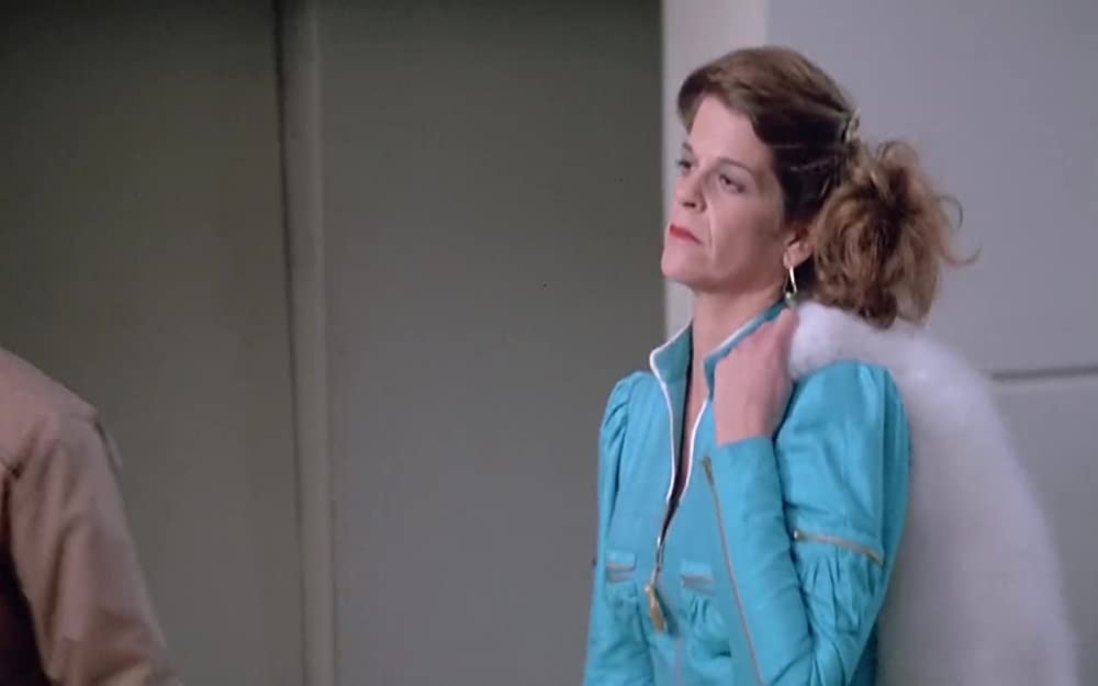 ウーマン・イン・レッドの画像