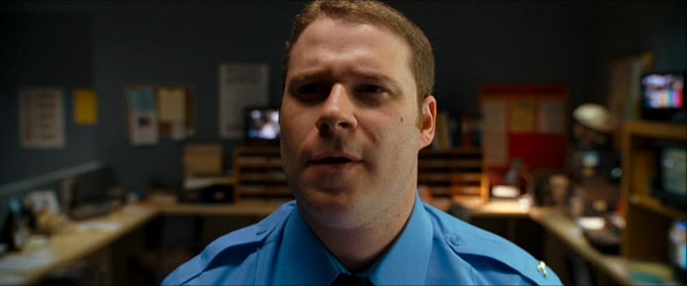 オブザーブ・アンド・レポートの画像