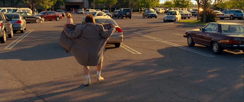 オブザーブ・アンド・レポートの画像